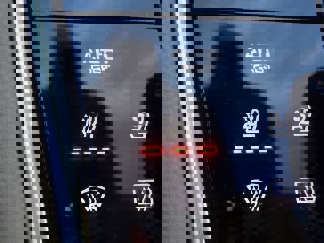 Used 2018 Porsche Panamera image 43