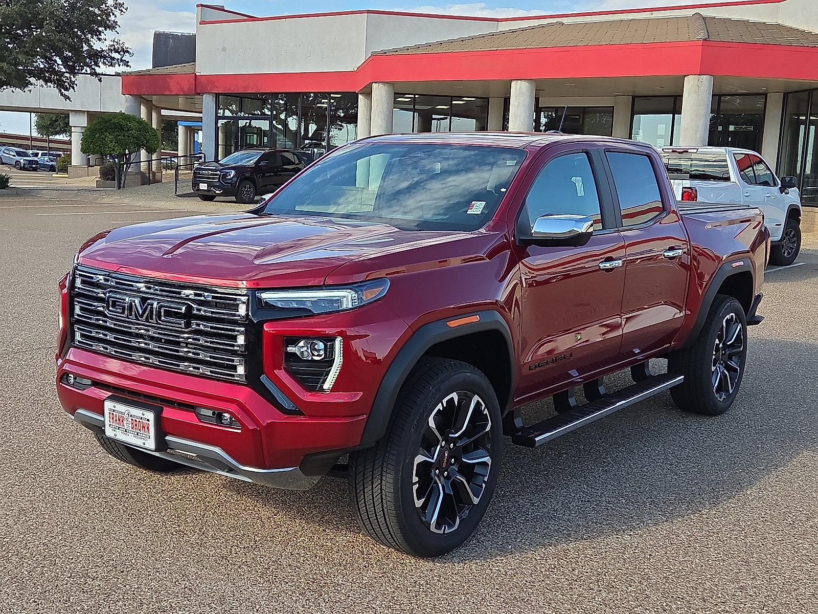 New 2026 GMC Canyon Denali w/ LPO, Black Badging Package AWD/4WD image 1