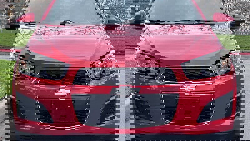 Used 2015 Chevrolet Sonic LT image 3