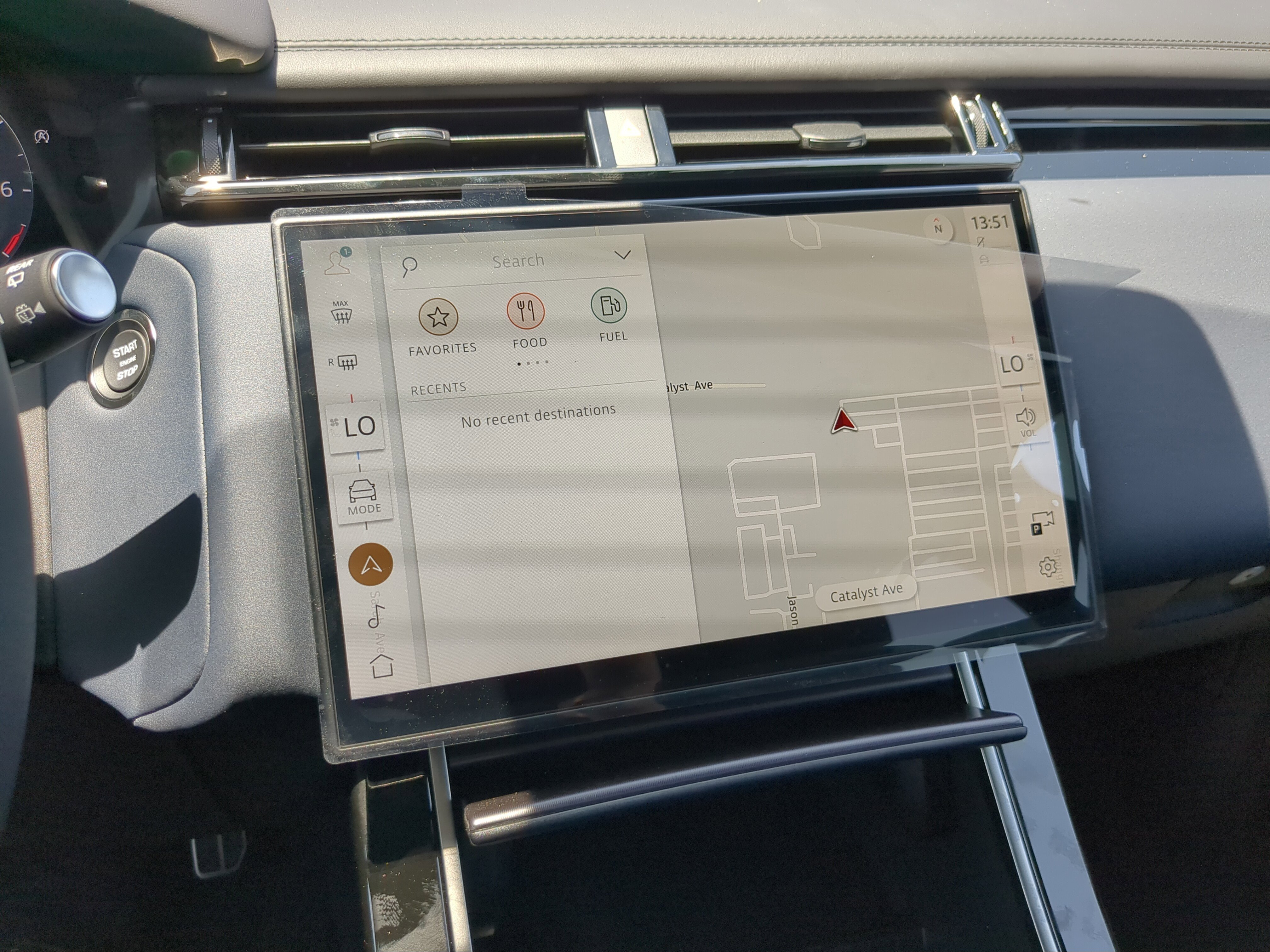 New 2026 Land Rover Range Rover Velar Dynamic SE image 24