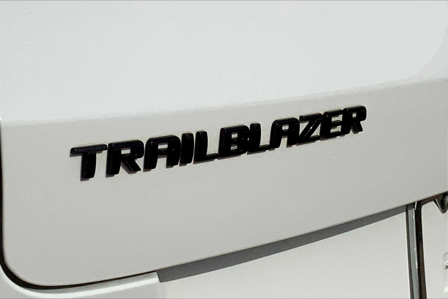 Used 2023 Chevrolet TrailBlazer RS image 30