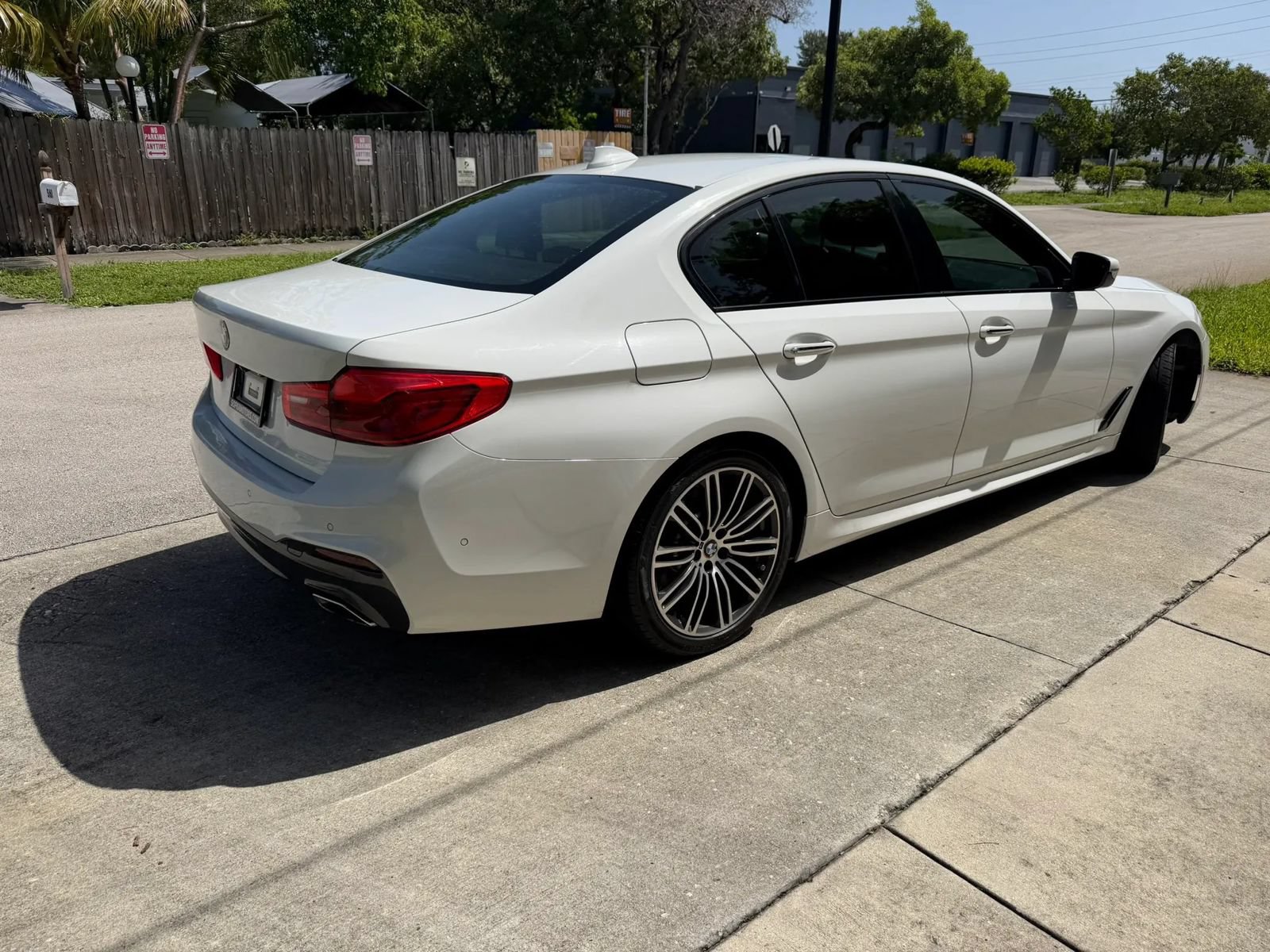 Used 2018 BMW 530i w/ M Sport Package RWD image 4