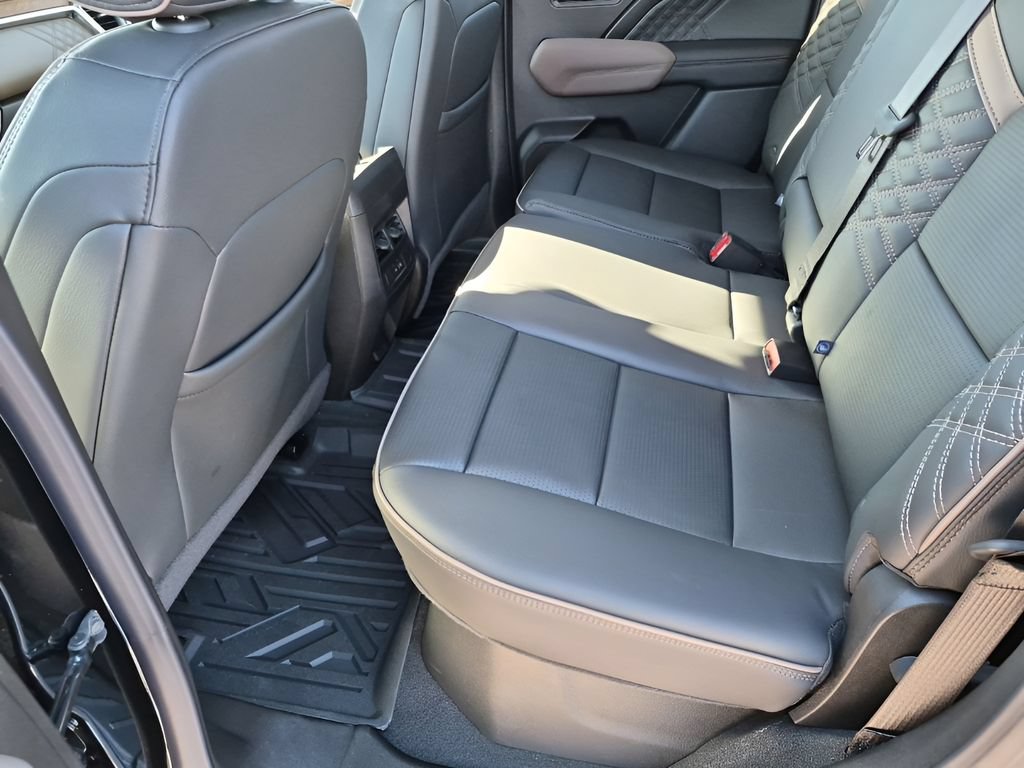 New 2026 GMC Canyon Denali w/ LPO, Denali Black Edition AWD/4WD image 24