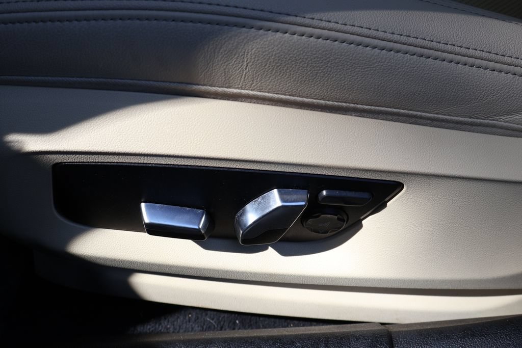 Used 2023 BMW 530i w/ Premium Package RWD image 35