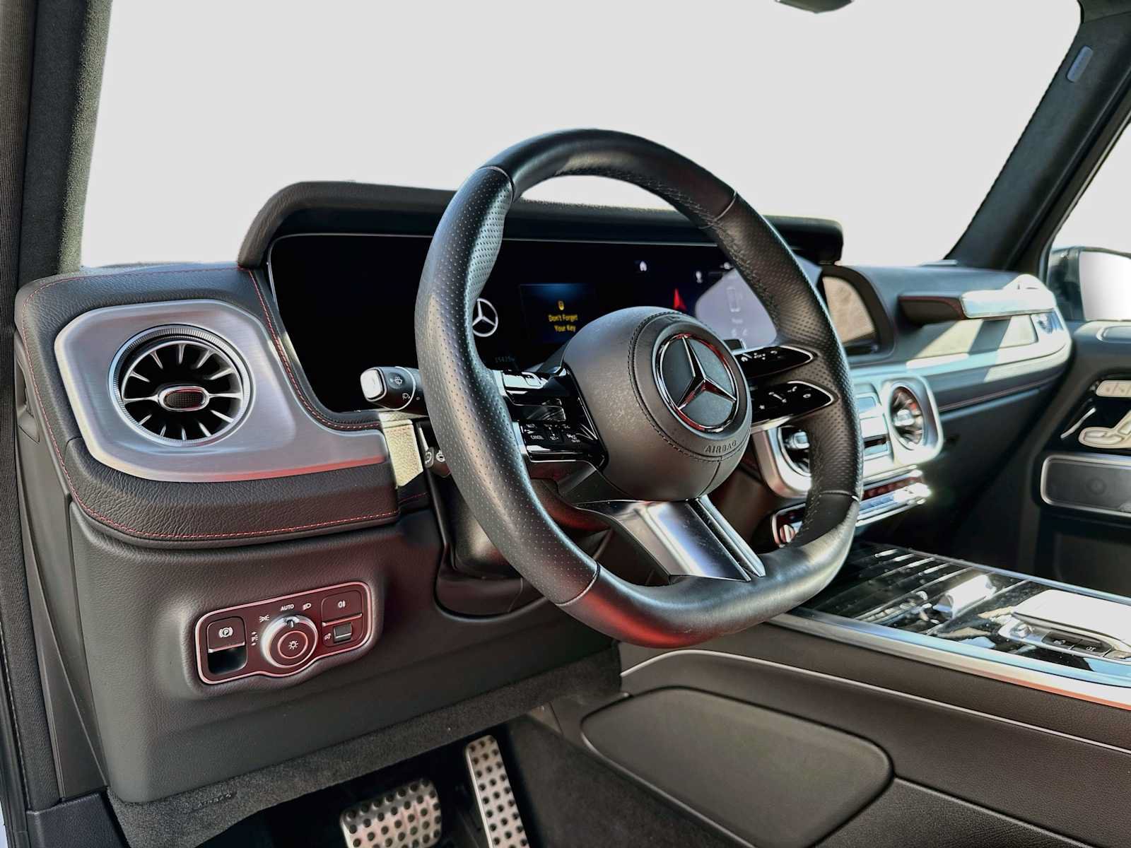 Used 2025 Mercedes-Benz G 550 image 9