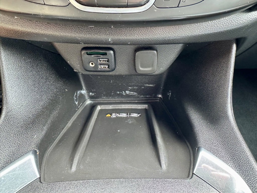 Used 2023 Chevrolet Traverse RS image 34