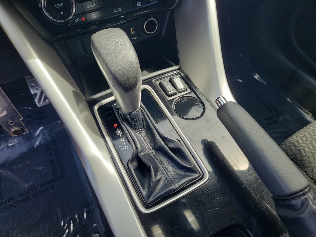 Used 2022 Mitsubishi Eclipse Cross LE FWD image 25