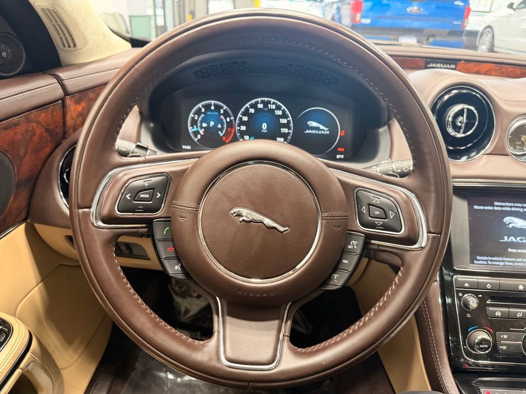 Used 2017 Jaguar XJ L Portfolio image 22