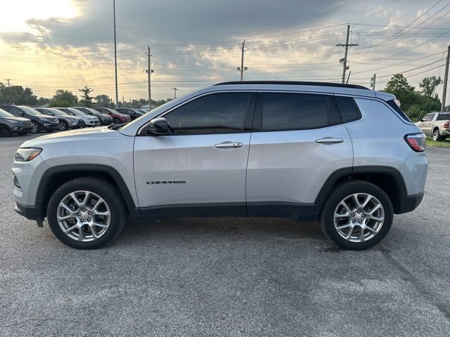 Used 2024 Jeep Compass Latitude image 4