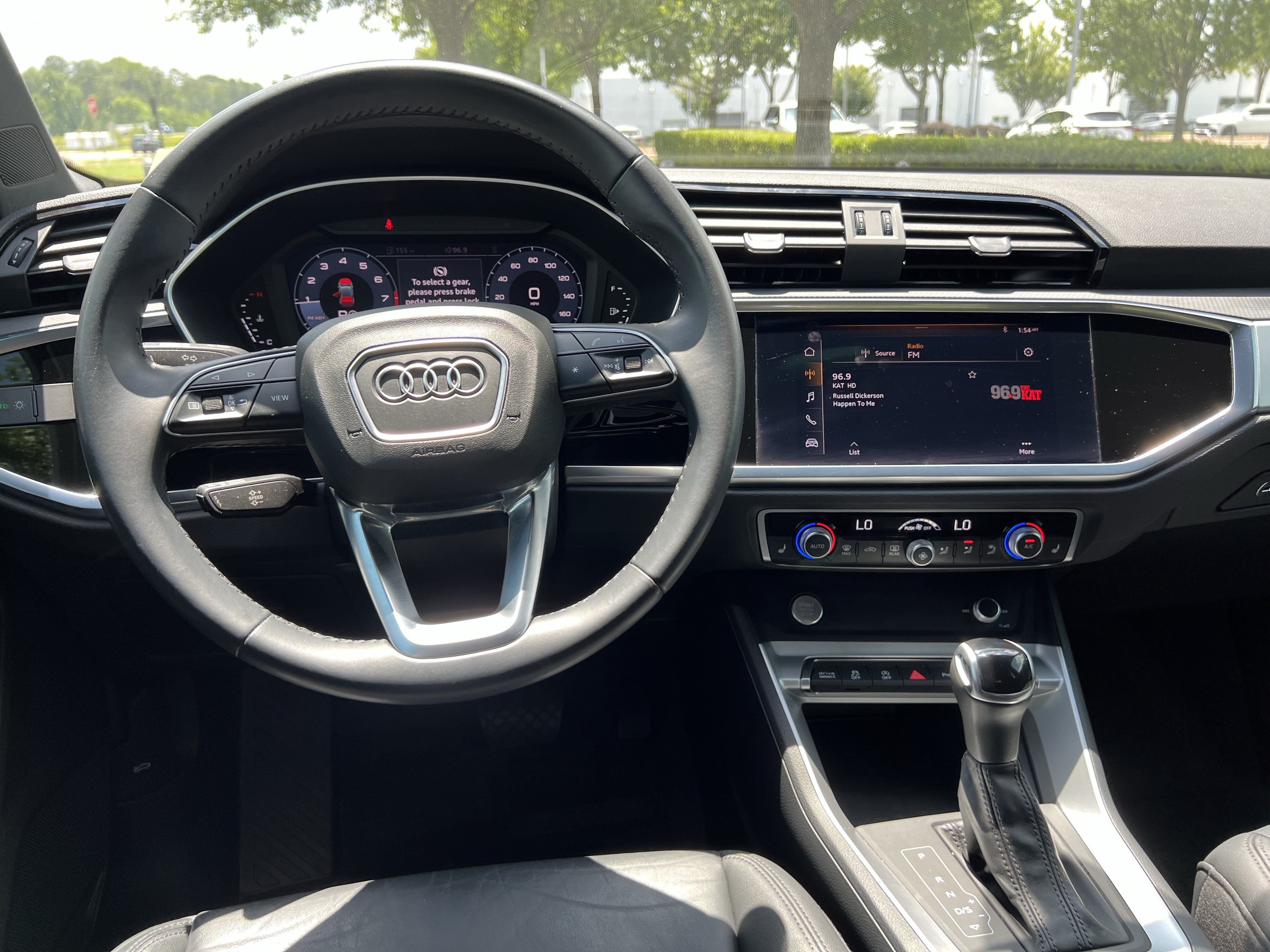 Used 2020 Audi Q3 2.0T Premium w/ Convenience Package AWD/4WD image 30