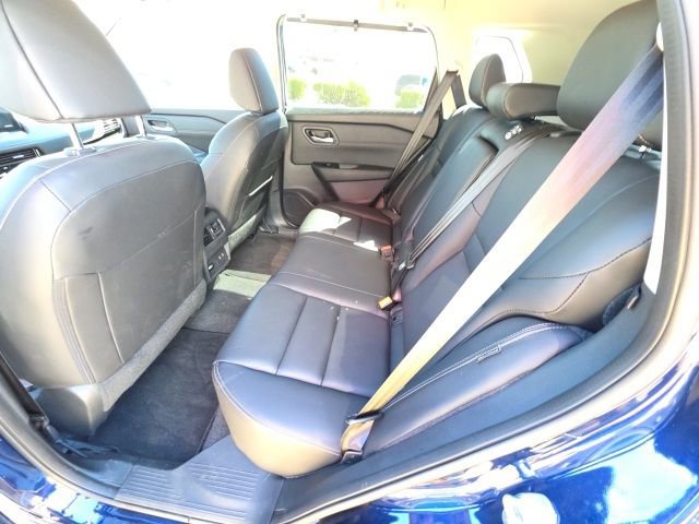 Used 2024 Nissan Rogue SL w/ SL Premium Package image 24