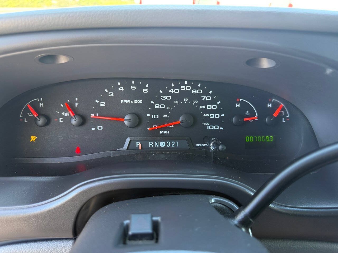 Used 2005 Ford E-350 and Econoline 350 Super Duty RWD image 42