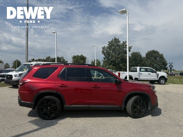 Used 2025 Honda Pilot Black Edition image 9