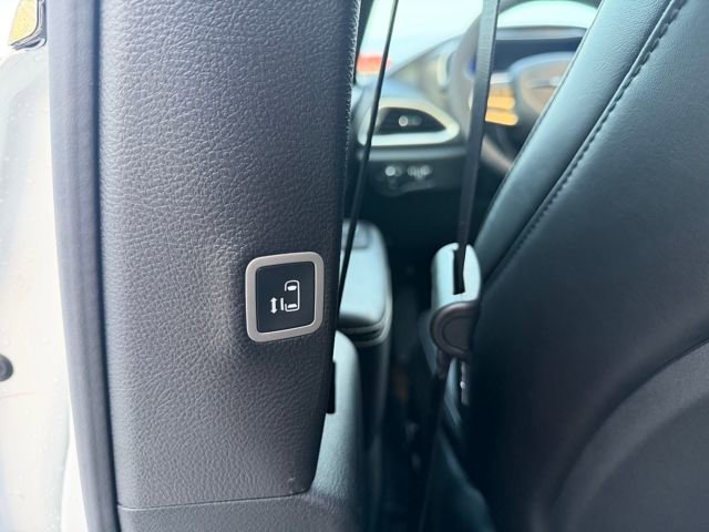 New 2026 Chrysler Pacifica Select image 30