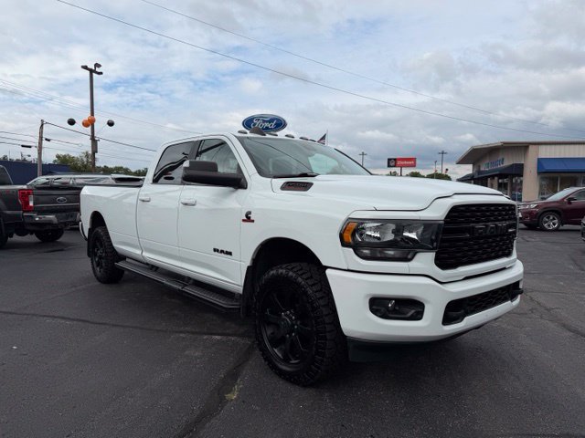 Used 2022 RAM 3500 Big Horn w/ Night Edition AWD/4WD image 4