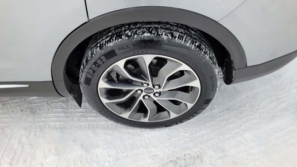 Used 2021 Lincoln Nautilus Reserve w/ Cargo Utility Package image 8