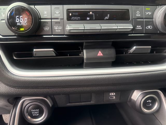Used 2024 Toyota Grand Highlander AWD image 16