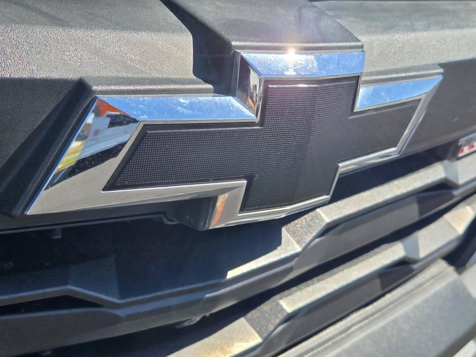 Used 2023 Chevrolet Colorado Trail Boss w/ Technology Package AWD/4WD image 7