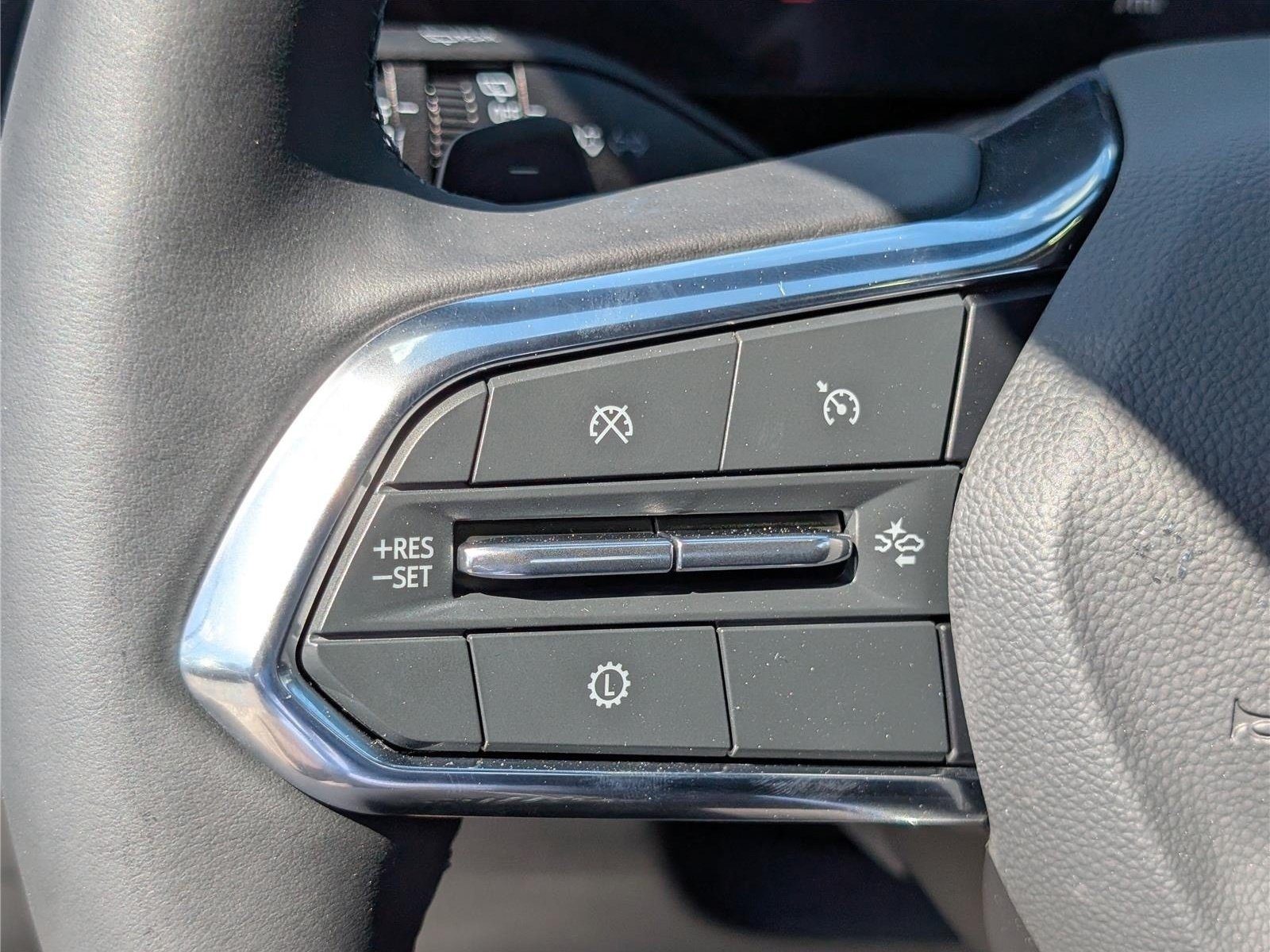 New 2027 Chevrolet Equinox LT w/ Safety and Technology Package AWD/4WD image 15