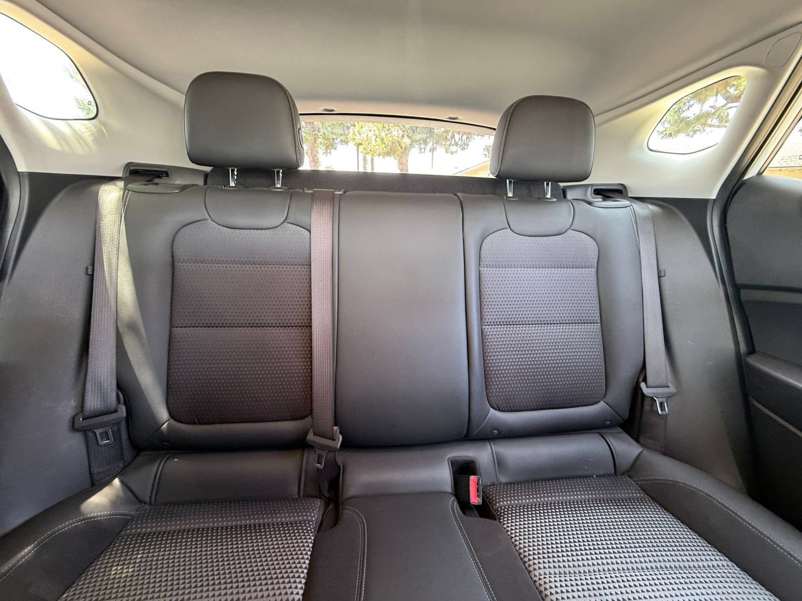 Used 2025 Chevrolet Trax LT FWD image 34