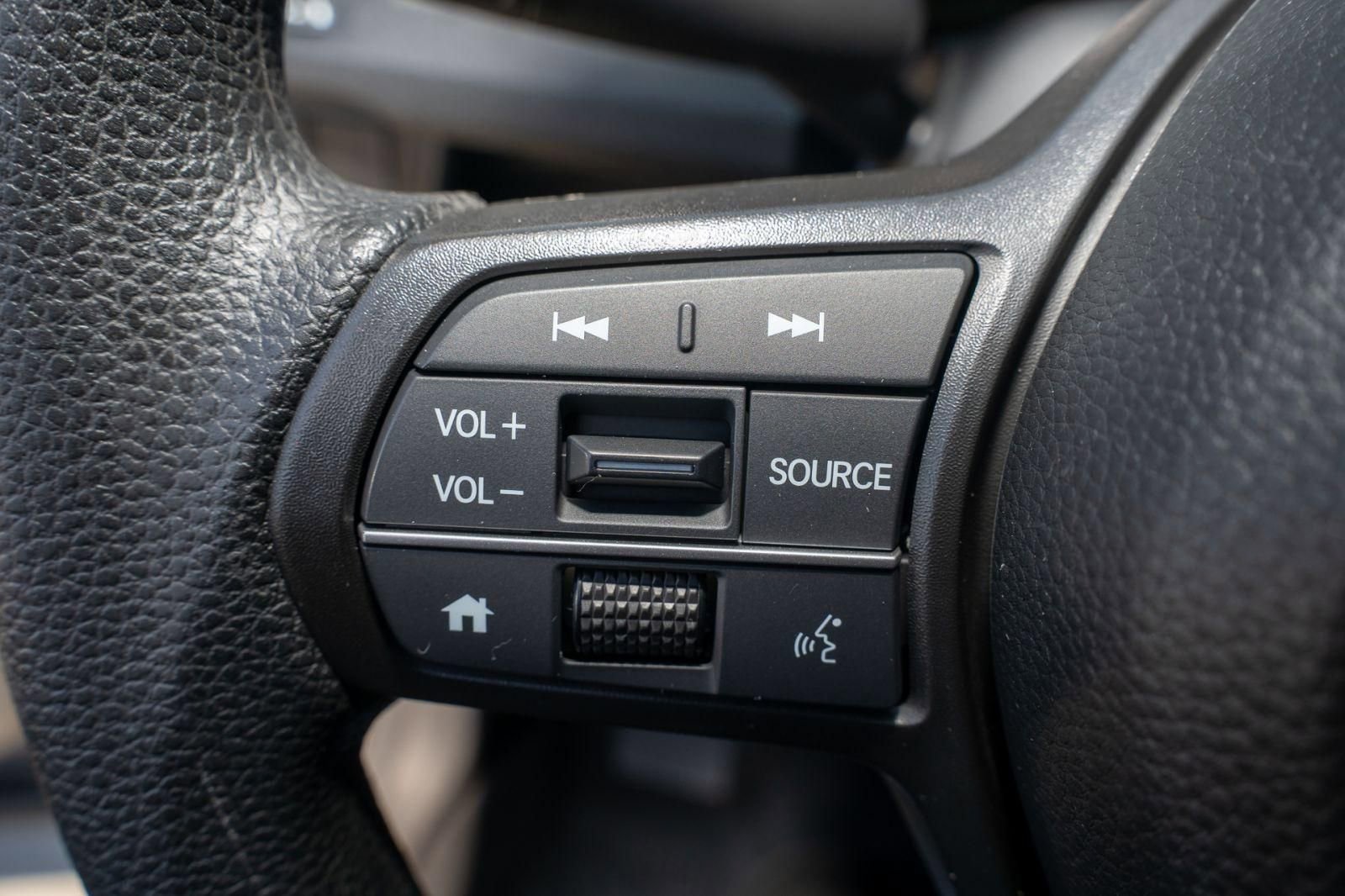 Certified 2025 Honda CR-V EX image 32