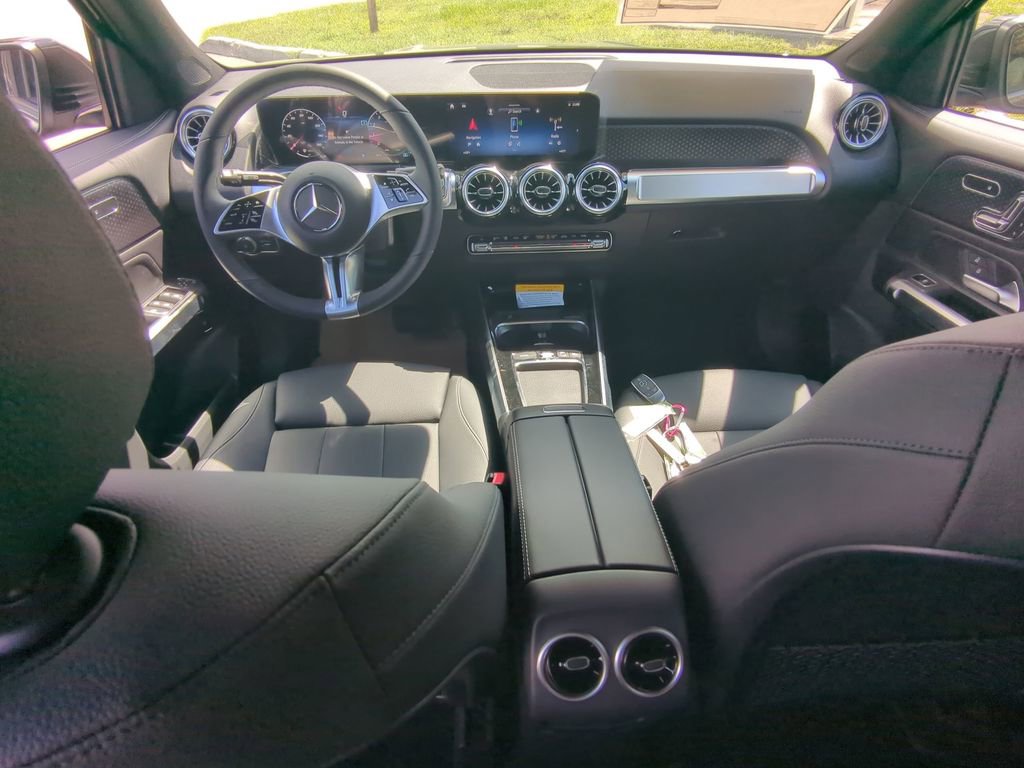New 2025 Mercedes-Benz GLB 250 GLB 250 image 2