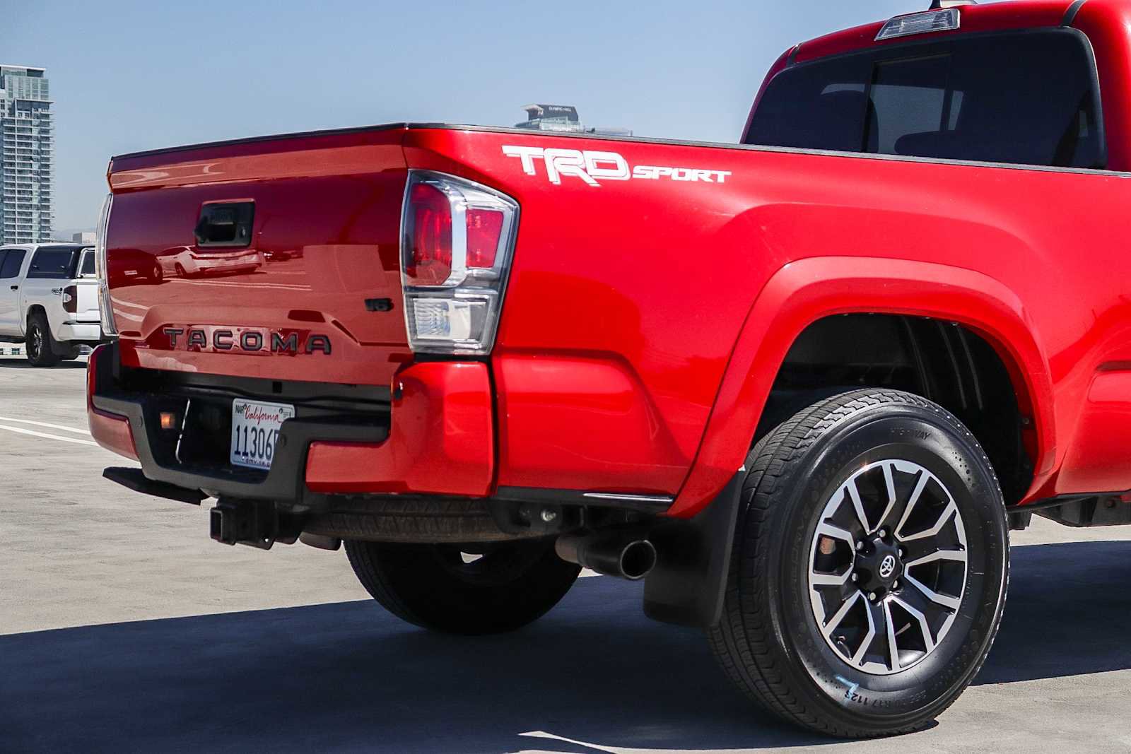 Used 2022 Toyota Tacoma TRD Sport w/ Technology Package image 9