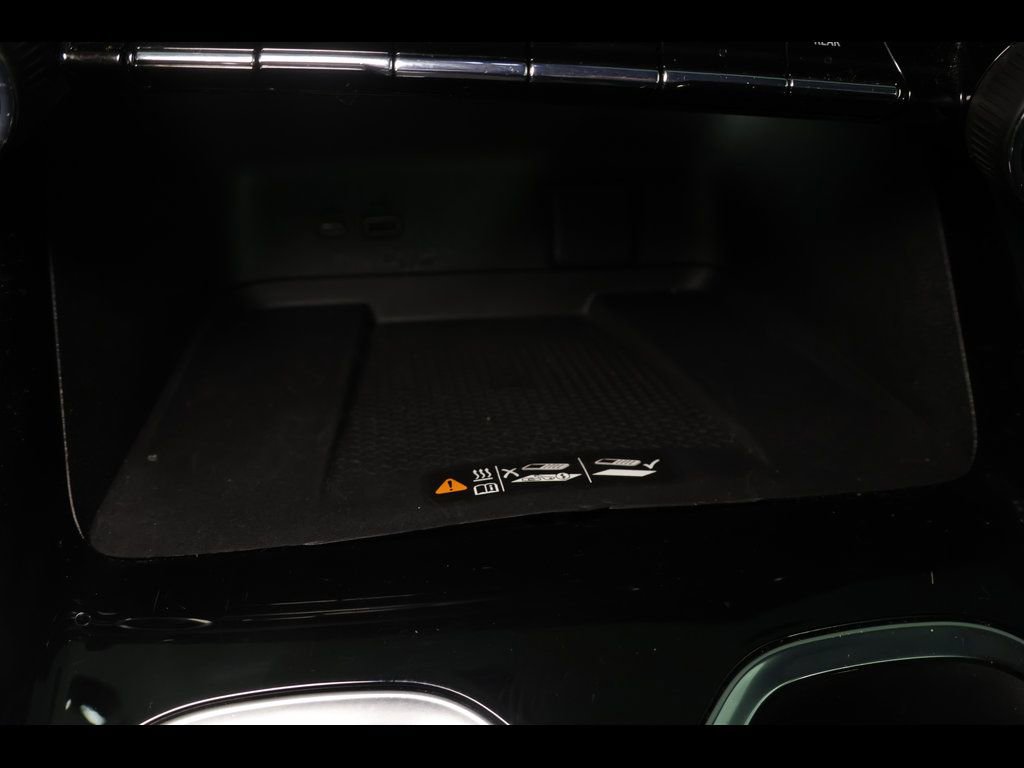 Used 2025 Chevrolet Traverse LT image 30