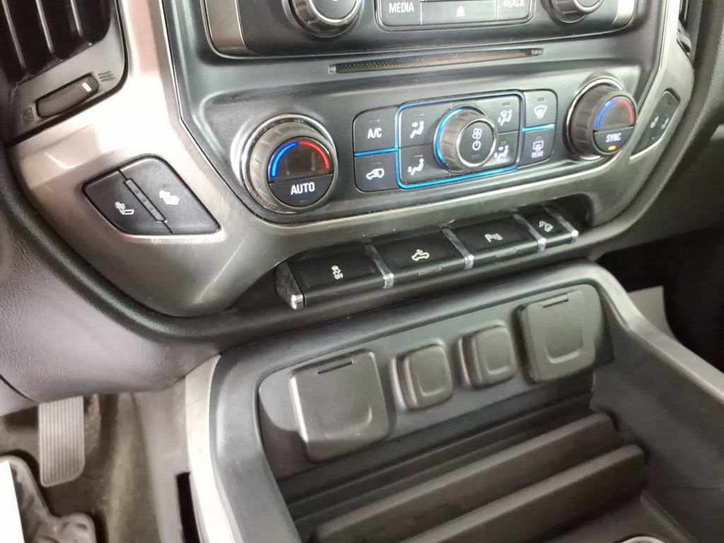 Used 2017 Chevrolet Silverado 1500 LT w/ Midnight Edition AWD/4WD image 19