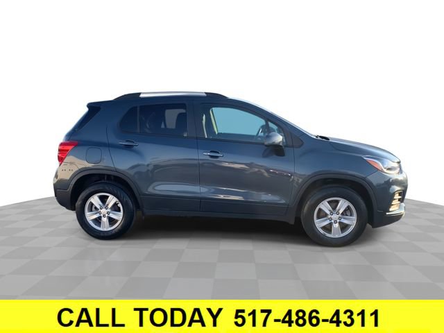 Certified 2022 Chevrolet Trax LT w/ LT Convenience Package image 9