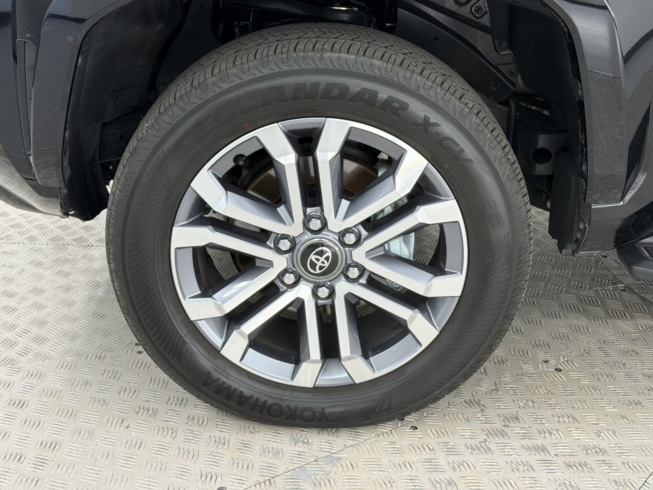 Used 2025 Toyota 4Runner Limited AWD/4WD image 12