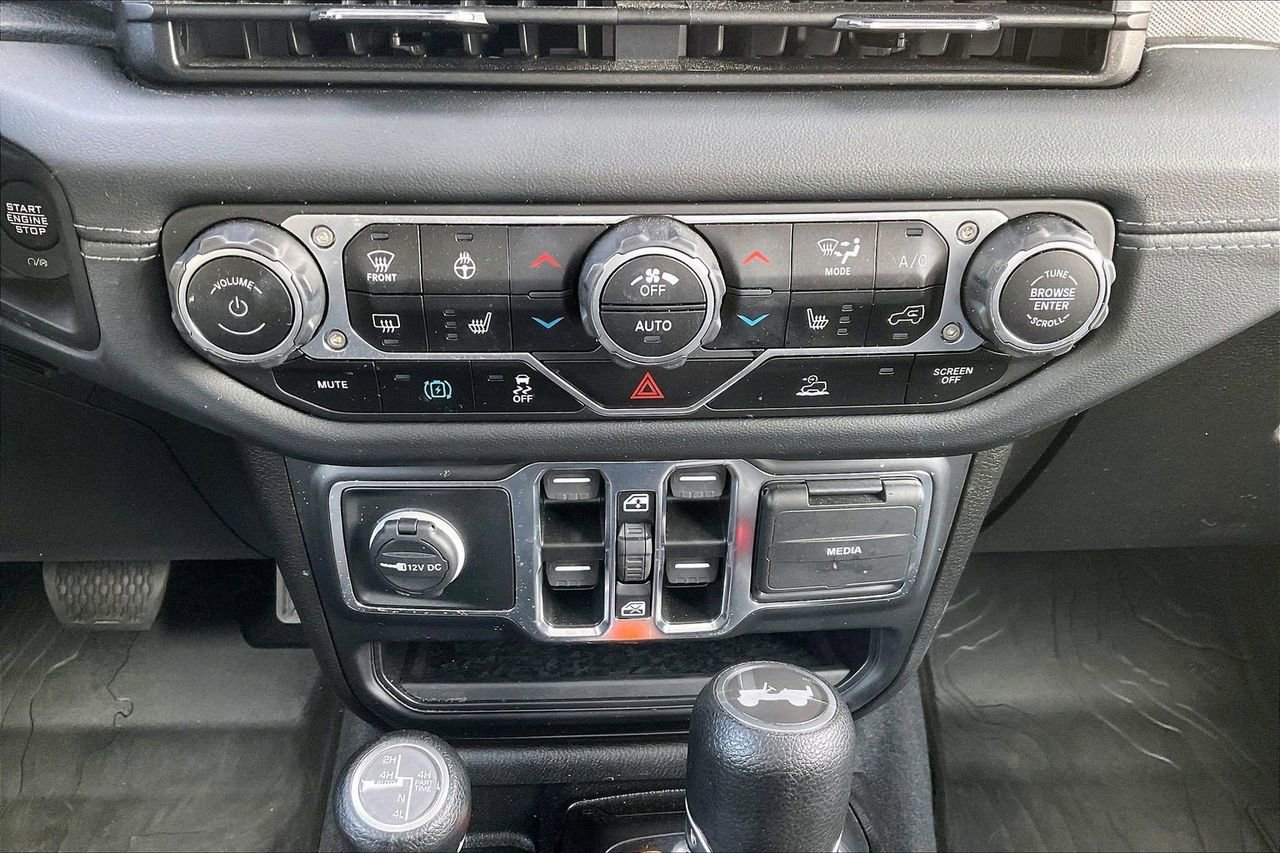 Used 2024 Jeep Wrangler Unlimited Sahara image 18