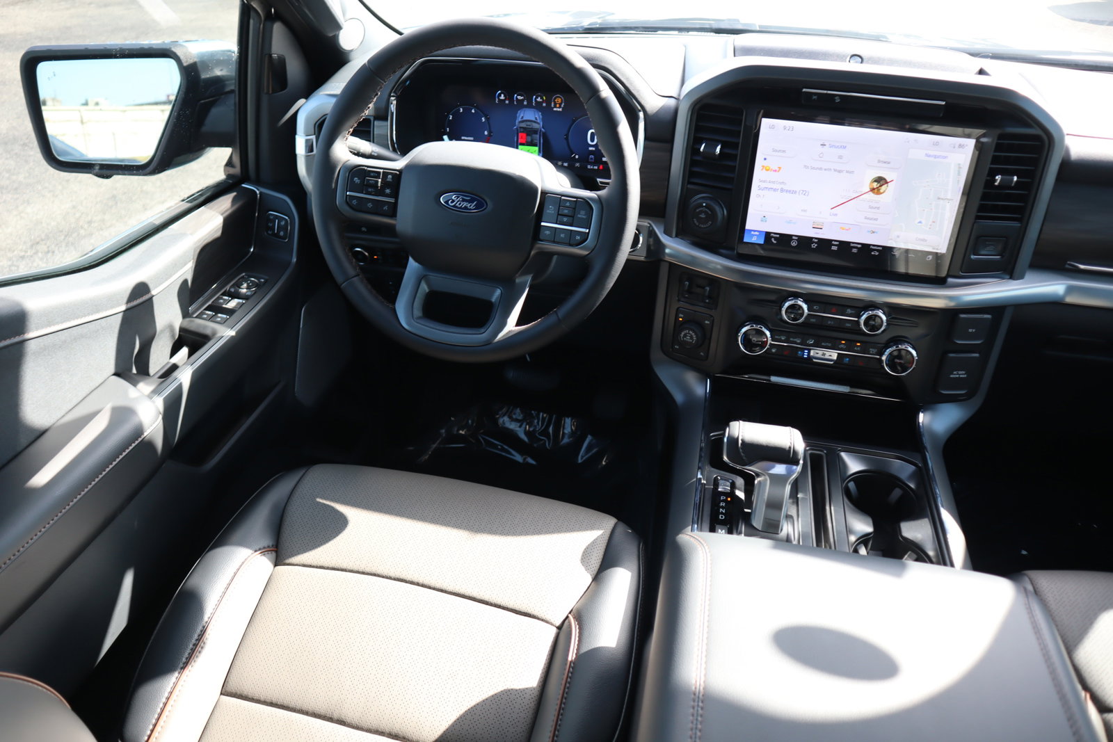 New 2025 Ford F150 Lariat w/ Equipment Group 501A Mid image 31