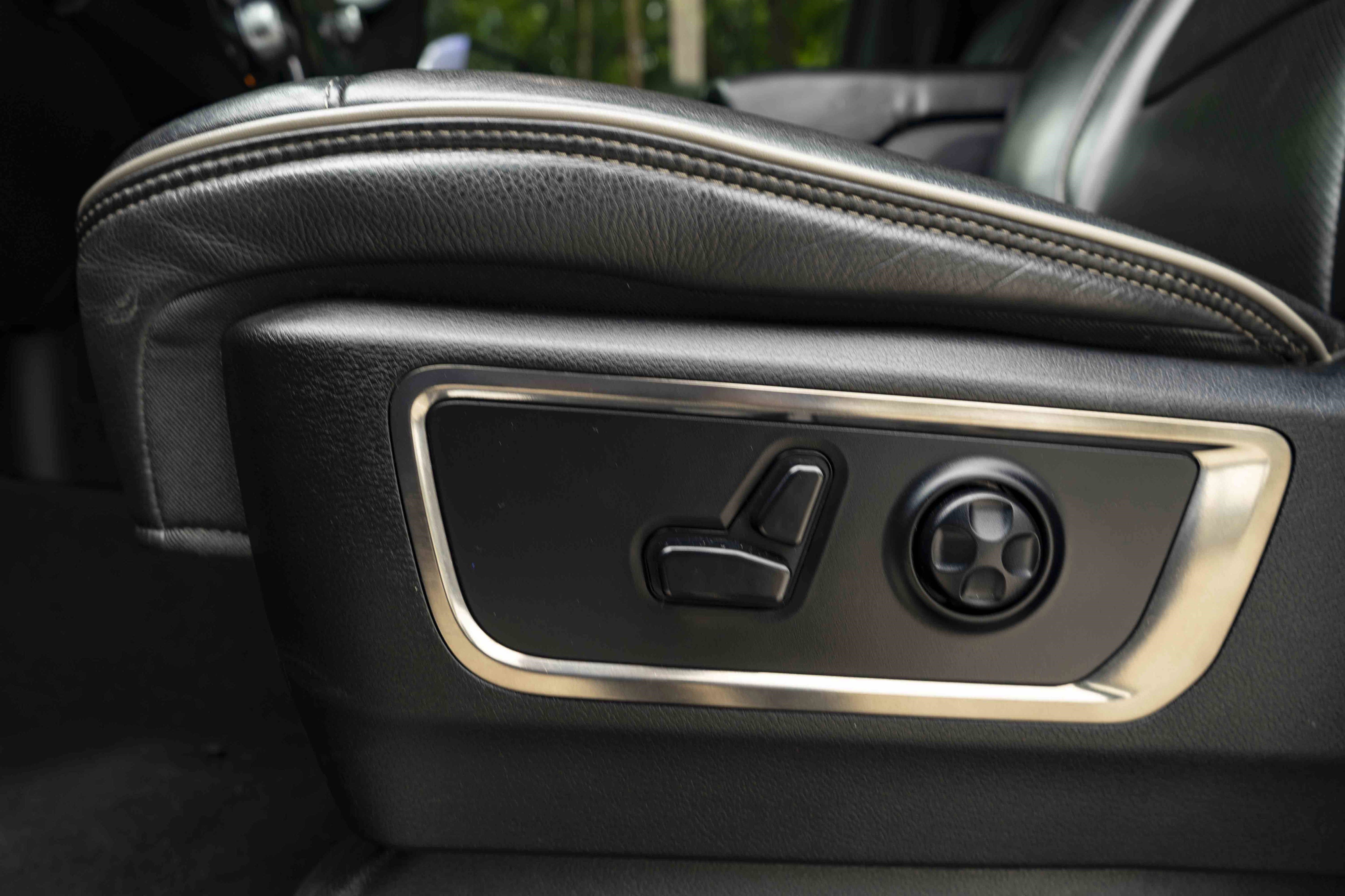 Used 2019 RAM 1500 Limited w/ Advanced Safety Group RWD image 43