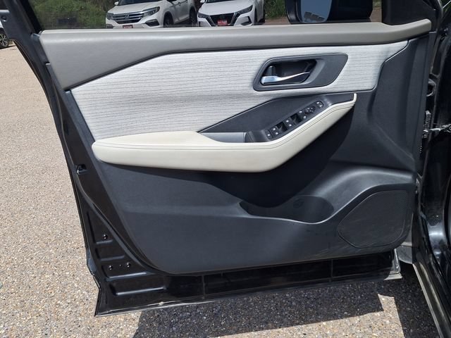 Certified 2023 Nissan Rogue SV FWD image 11