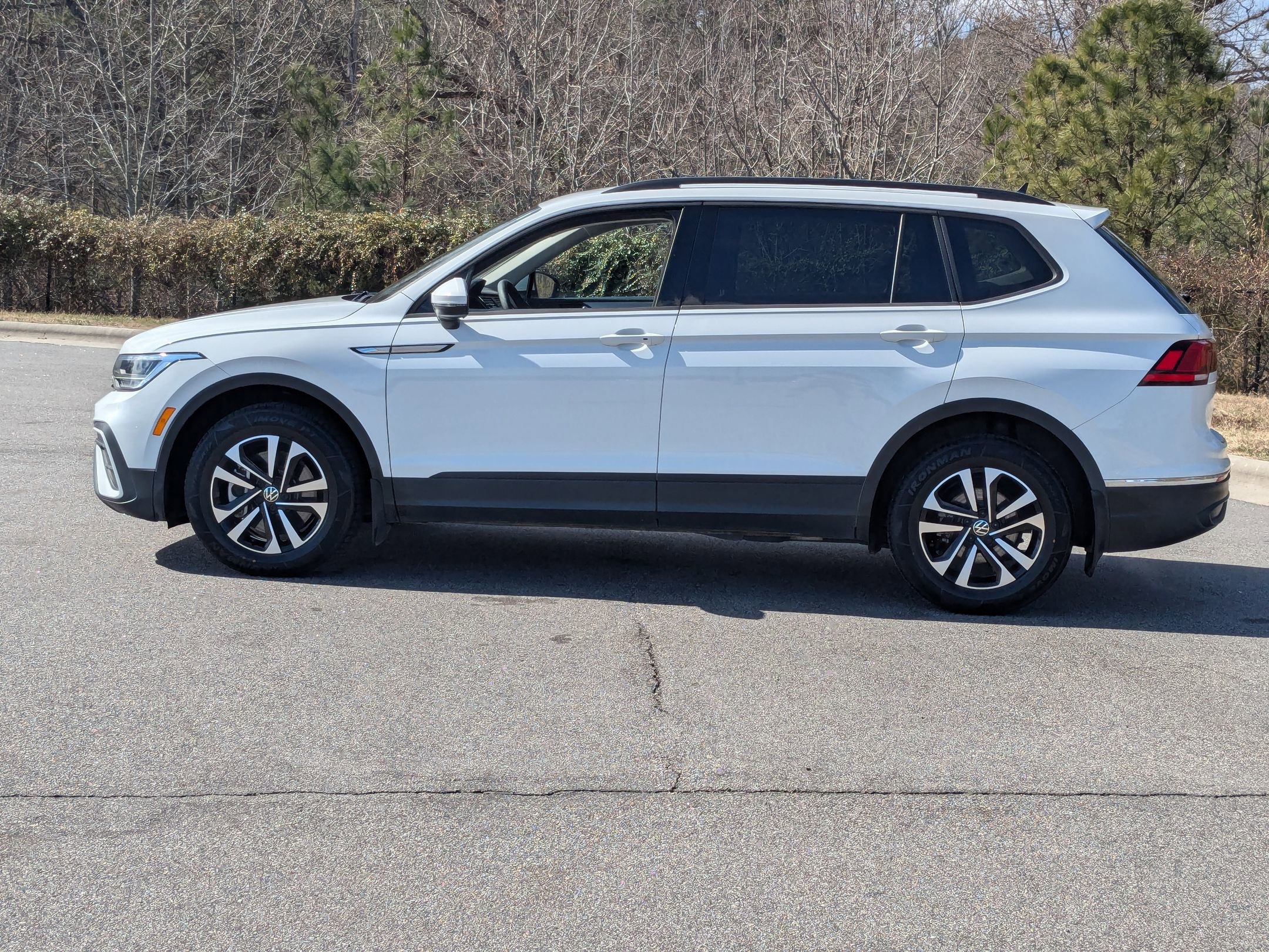 Used 2023 Volkswagen Tiguan S image 9