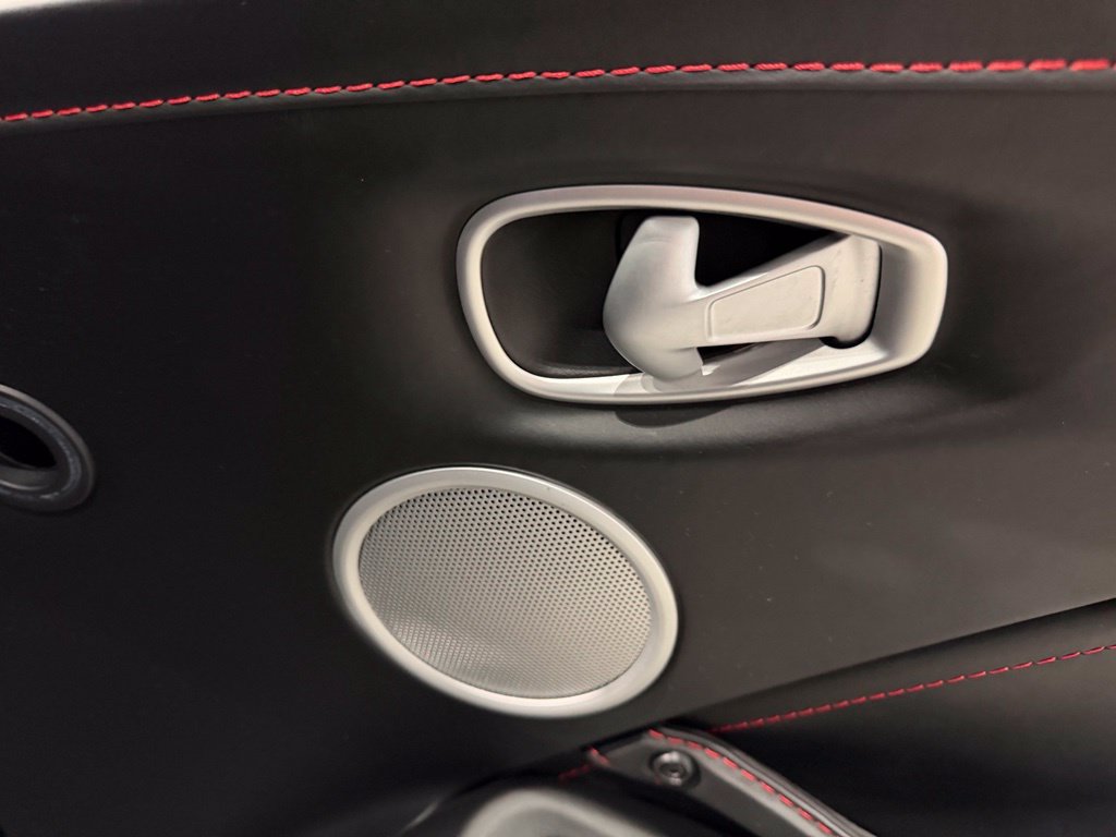 Used 2020 Aston Martin V8 Vantage Coupe RWD image 40