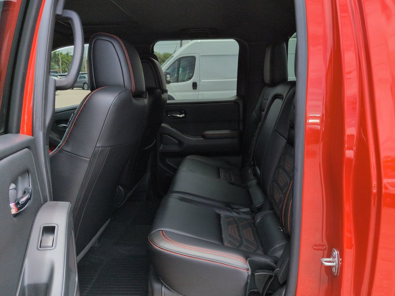 Used 2025 Nissan Frontier Pro-X w/ Pro Premium Package RWD image 14