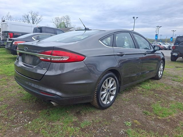 Certified 2017 Ford Fusion SE FWD image 8