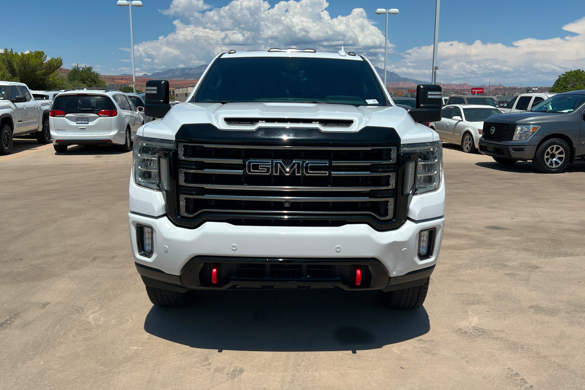Used 2020 GMC Sierra 3500 AT4 w/ AT4 Premium Package AWD/4WD image 9