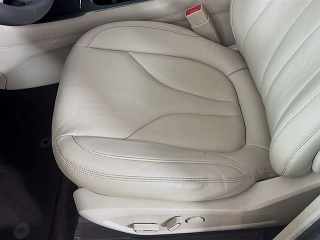 Used 2017 Lincoln MKC Premiere image 23