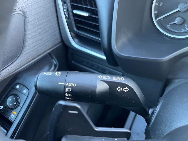 Used 2023 Nissan Rogue S image 16