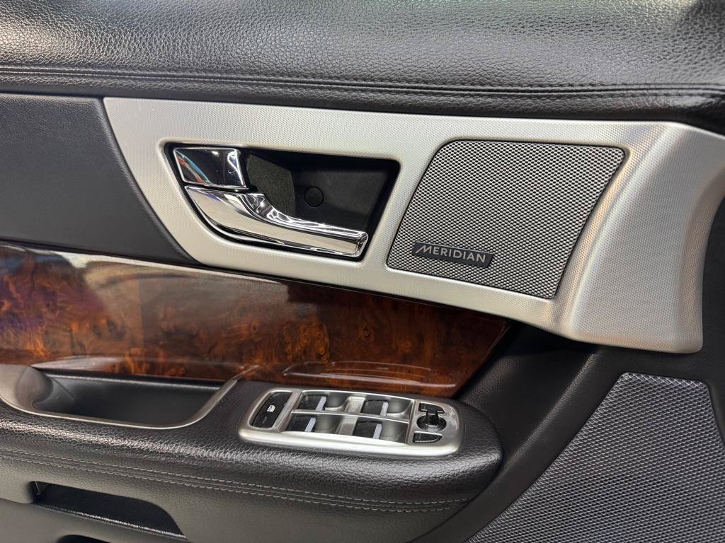Used 2013 Jaguar XF 3.0 AWD/4WD image 22