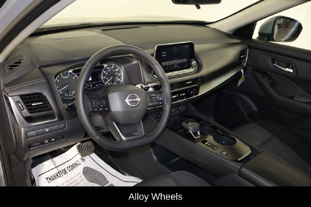 Used 2026 Nissan Rogue SV FWD image 25