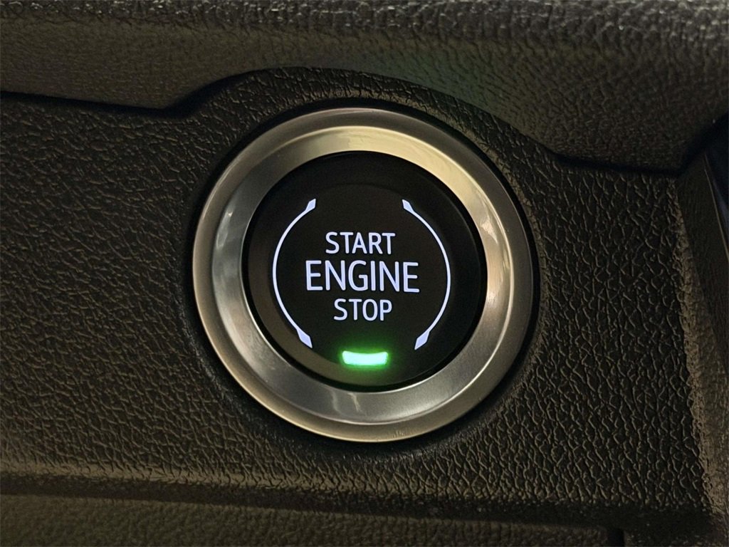 Used 2025 Chevrolet Traverse LT image 26