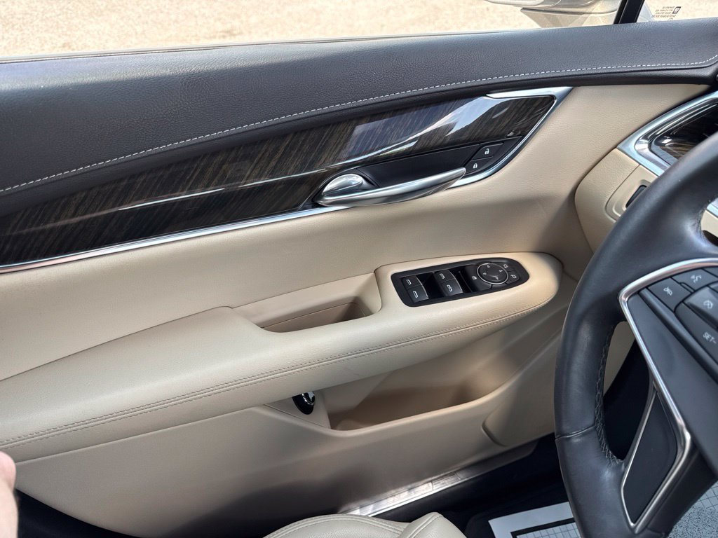 Used 2017 Cadillac XT5 FWD image 18