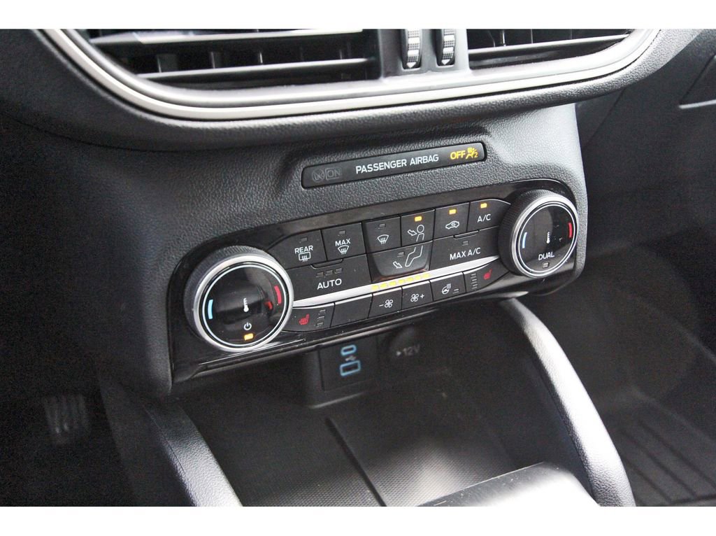 Certified 2022 Ford Escape SE w/ SE Sport Appearance Package image 24