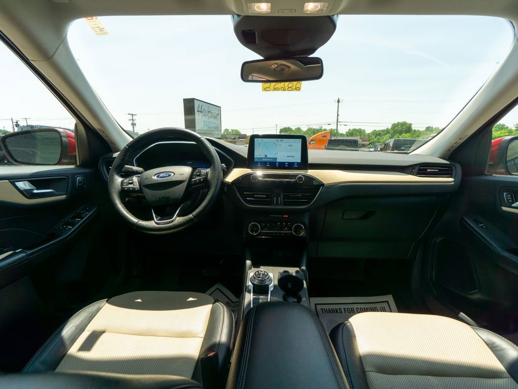 Used 2022 Ford Escape Titanium w/ Titanium Elite Package image 2