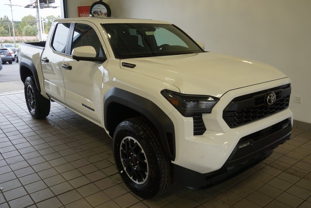 New 2025 Toyota Tacoma TRD Off-Road image 2