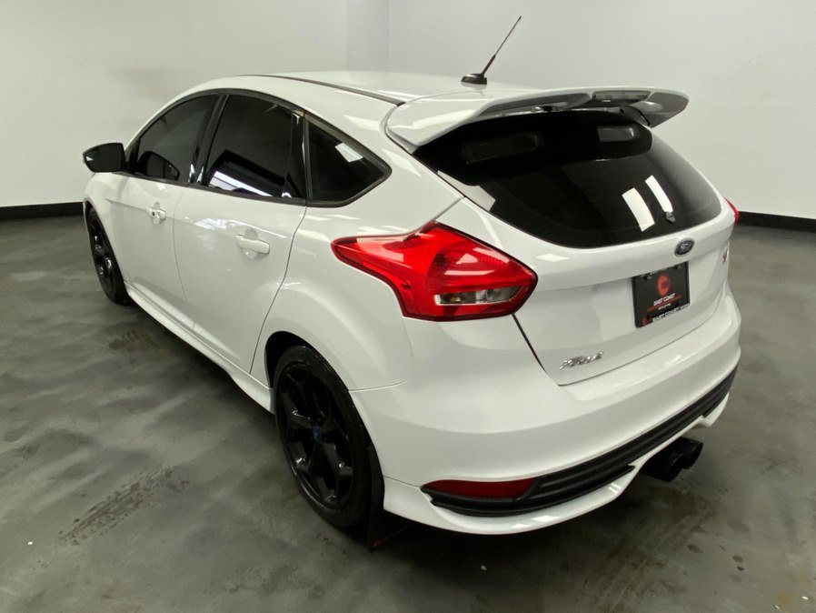 Used 2016 Ford Focus ST FWD image 4